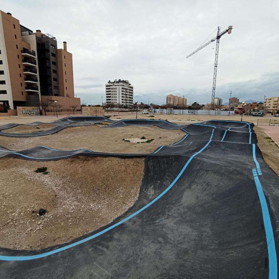 Apartamento Con Piscina Terraza Y Parking Daire El Campello Dış mekan fotoğraf